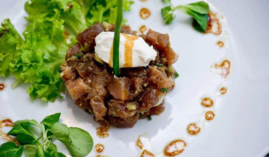 Vinela, Tapas y Copas